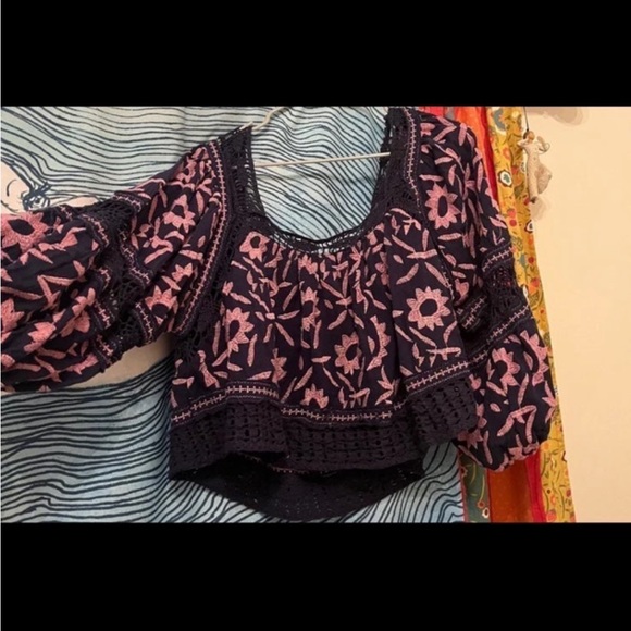 Flattering top - Picture 4 of 4